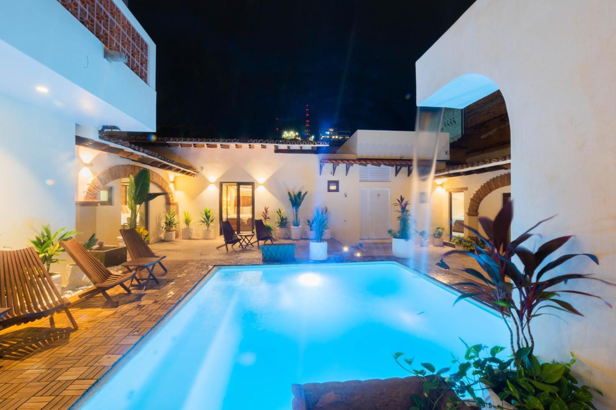 Casa Victoria Malecon - Adults Only Hotel Puerto Vallarta Kültér fotó