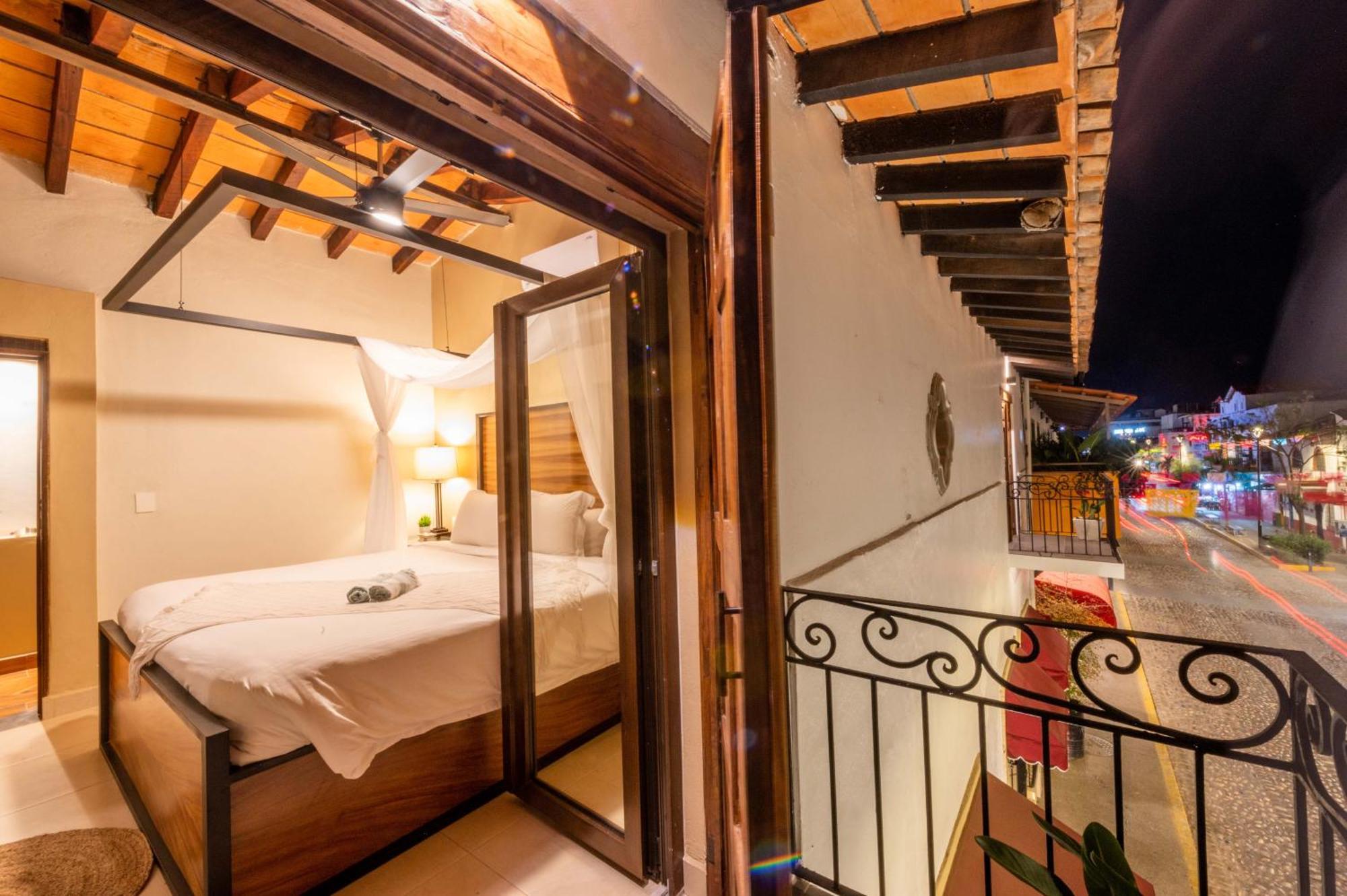 Casa Victoria Malecon - Adults Only Hotel Puerto Vallarta Kültér fotó