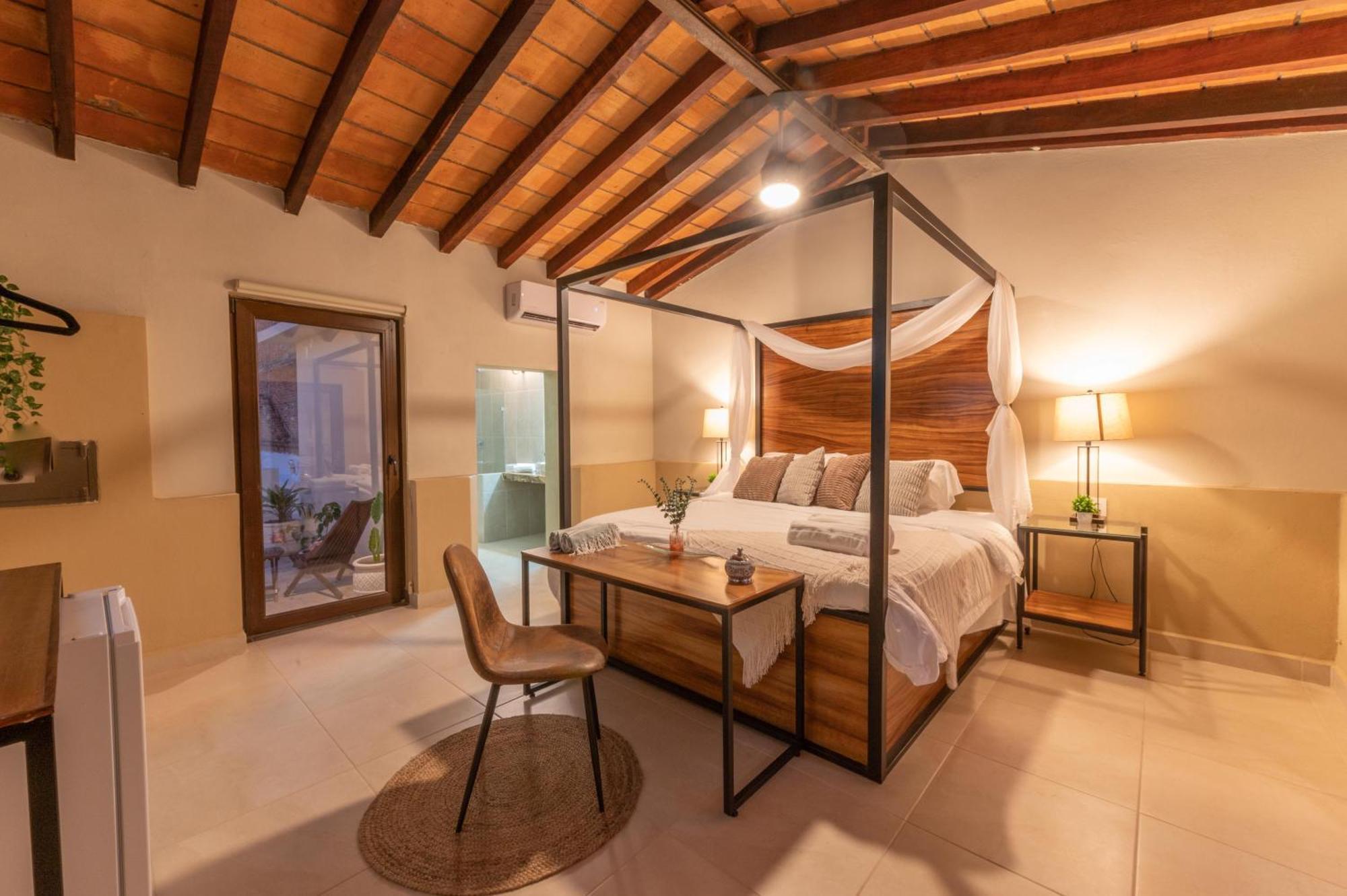 Casa Victoria Malecon - Adults Only Hotel Puerto Vallarta Kültér fotó