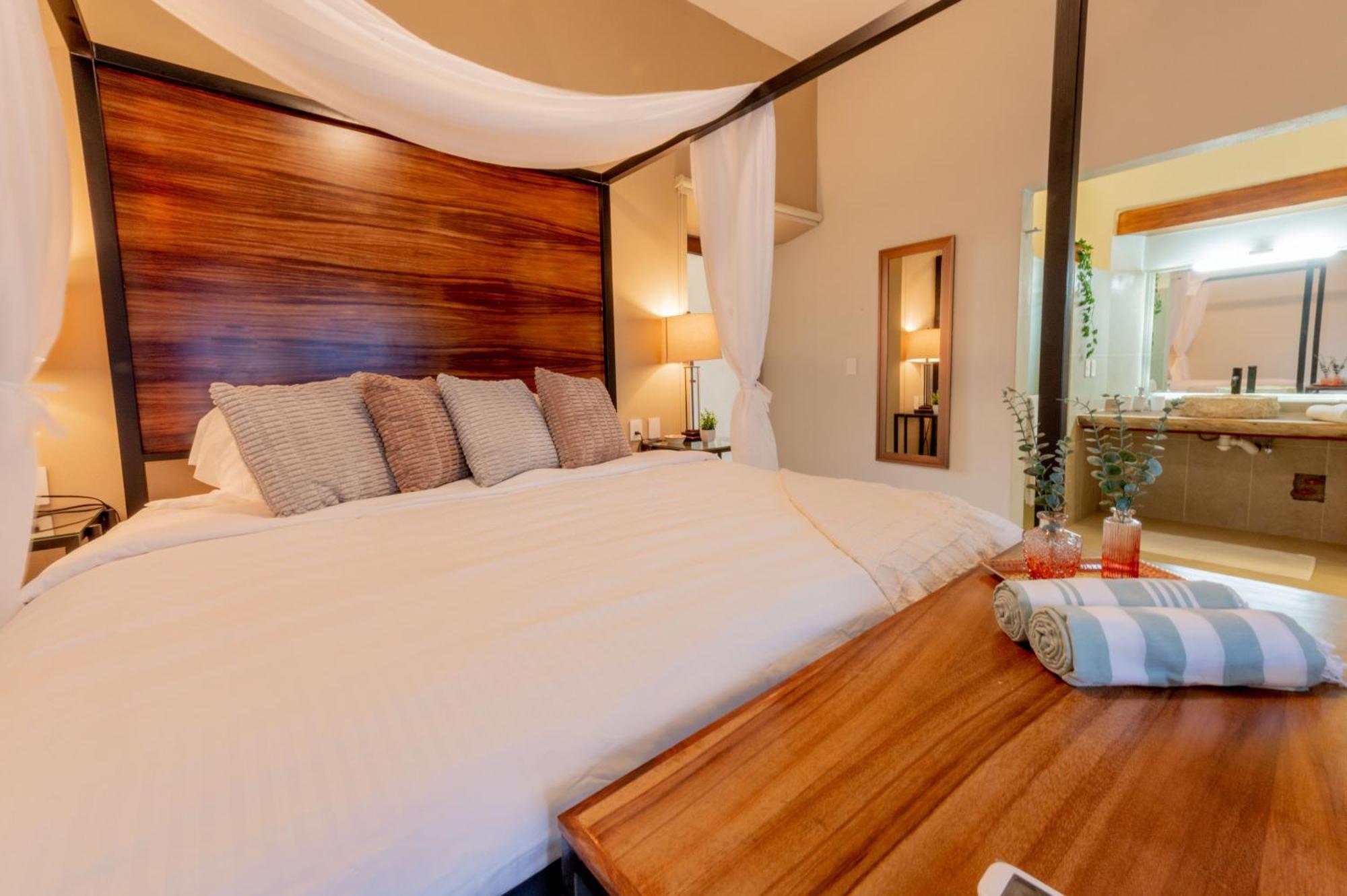 Casa Victoria Malecon - Adults Only Hotel Puerto Vallarta Kültér fotó