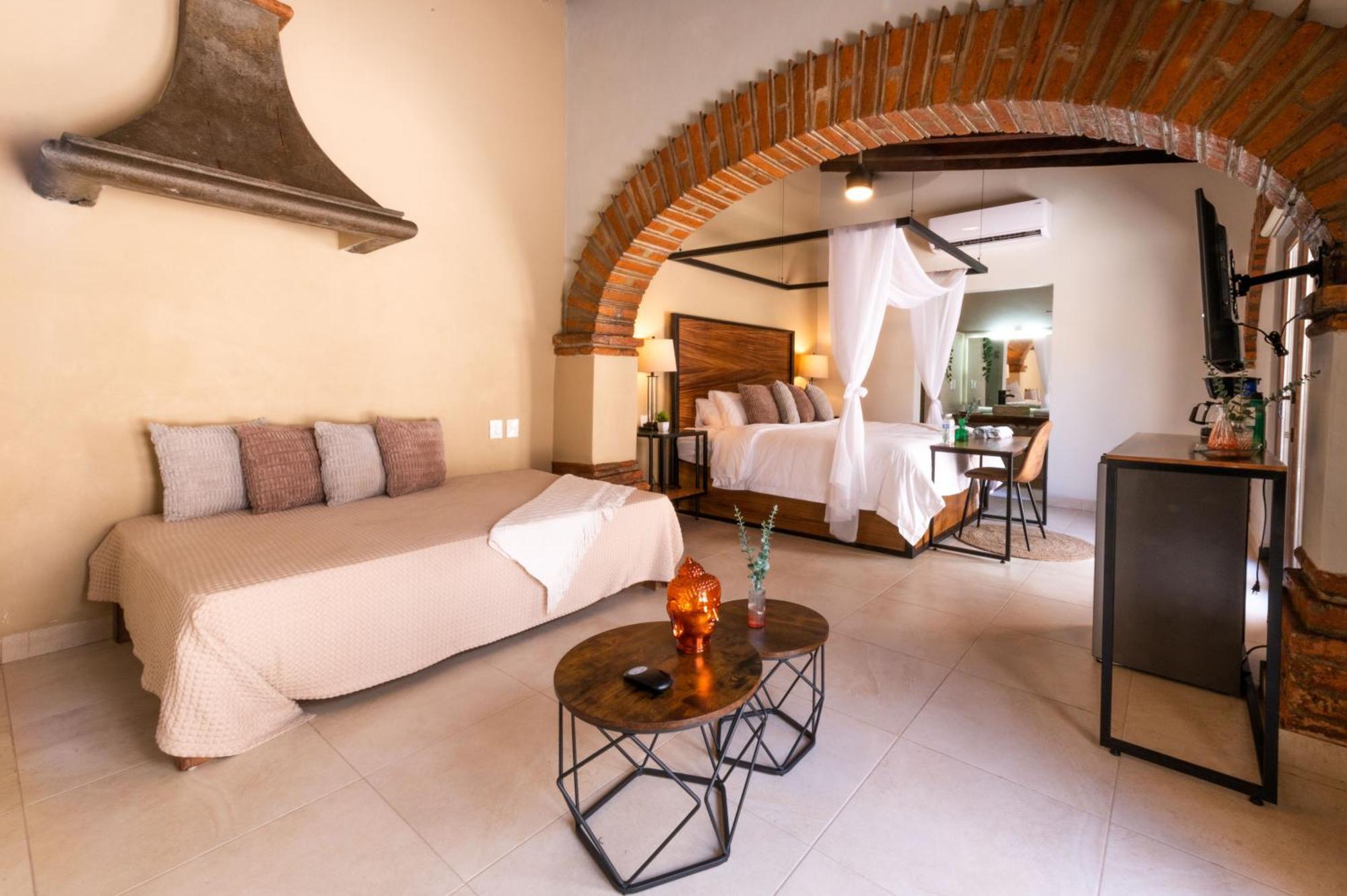Casa Victoria Malecon - Adults Only Hotel Puerto Vallarta Kültér fotó